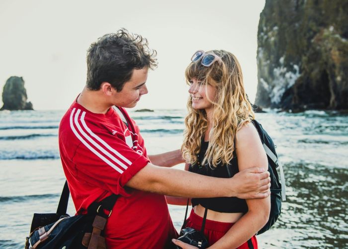 The Worst Dating Advice (And Why It’s a Bad Idea)